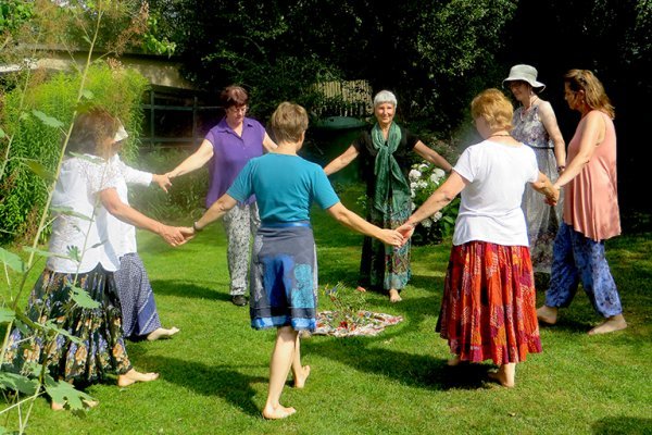 Titelbild zur Veranstaltung Meditation des Tanzes – Kurs für Anfänger und Fortgeschrittene
